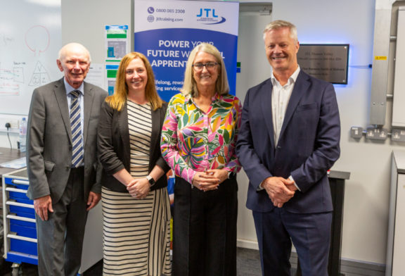 Skills Minister officially opens JTL’s new Thames Valley Training Centre  