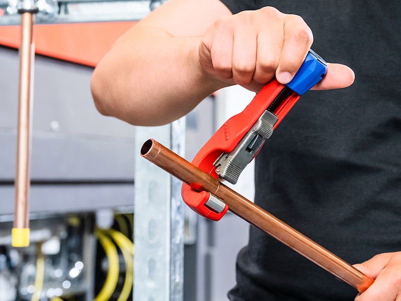 Cut pipes with precision  