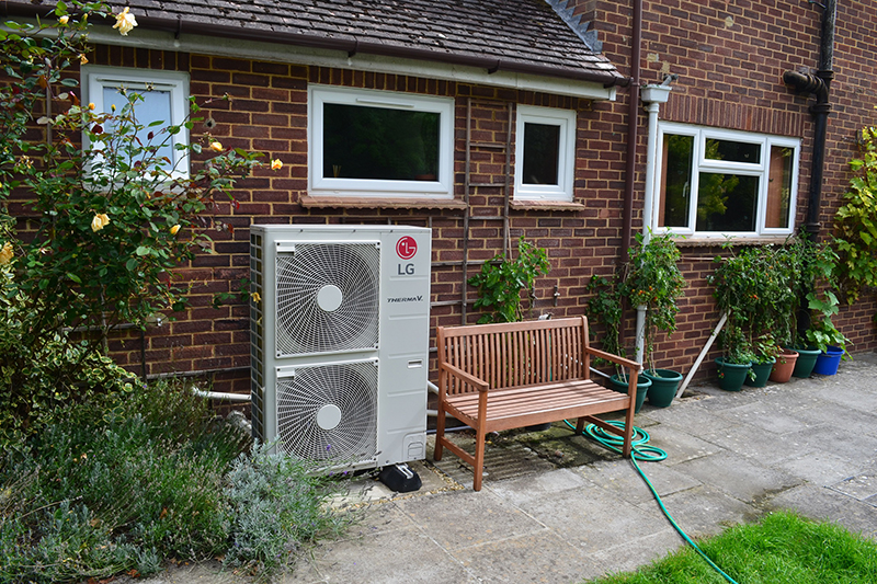 Monobloc or split heat pumps?