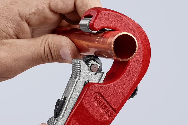 WATCH: KNIPEX TubiX pipe cutter demo