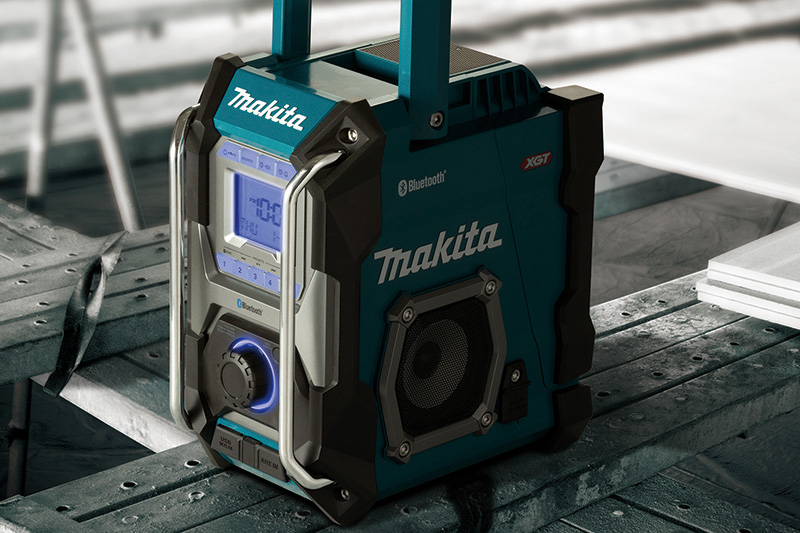 Get a free Makita 40VMax XGT radio!