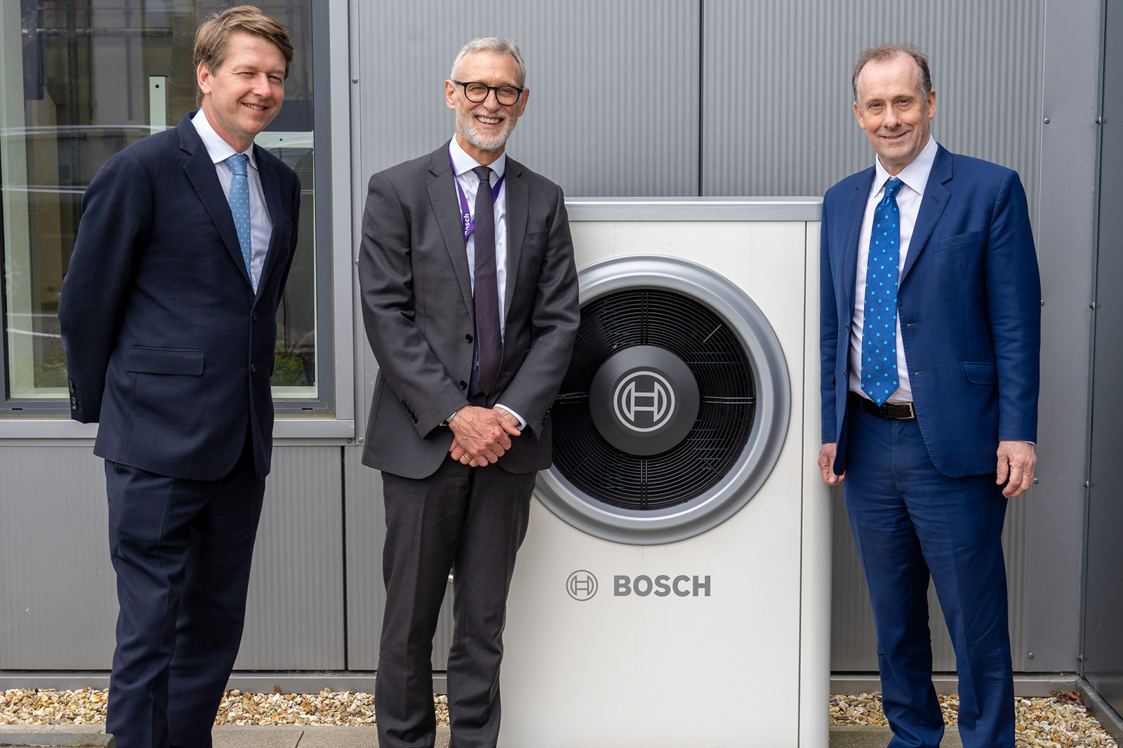 Worcester Bosch showcases low-carbon heat developments during ministerial visit